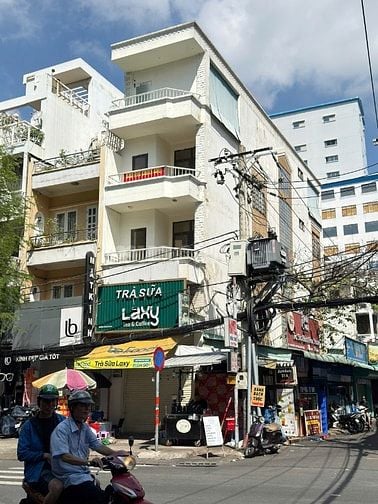 GÓC 2MT D2. 450m2. Hầm 6 tầng. Thu nhập 150tr/tháng. Chỉ 35,9T