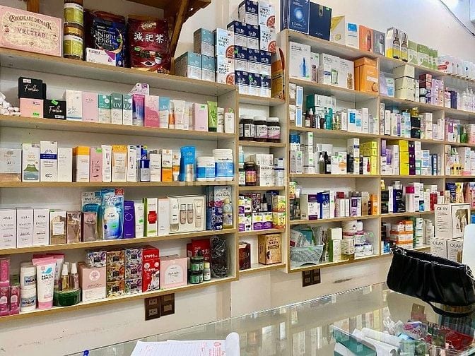 TUYỂN NV BÁN HÀNG VÀ TẠP VỤ QUÀY HÀNG