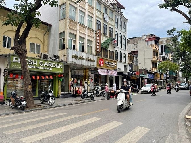 Bán nhà mặt phố Hàng Cót - Hoàn Kiếm 55m*5T*MT10m Giá 50 tỷ lô góc đẹp