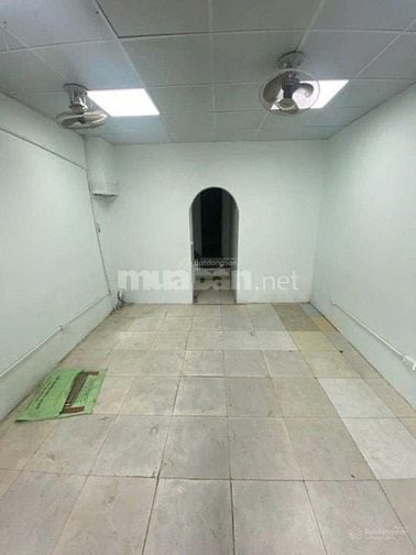 Cho thuê nhà mặt phố Lò Đúc 40m2 x 4 tầng, mặt tiền 4m, giá 25tr