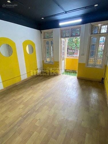 Cho thuê nhà mặt phố Lò Đúc 40m2 x 4 tầng, mặt tiền 4m, giá 25tr