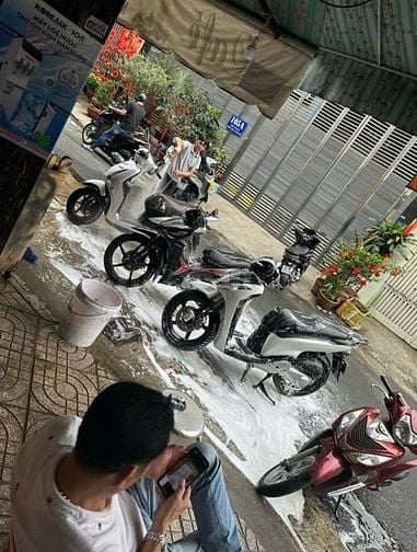 Sang tiệm rửa xe, thay nhớt mặt tiền Lê Quang Chiểu, Hiệp Tân, Tân Phú