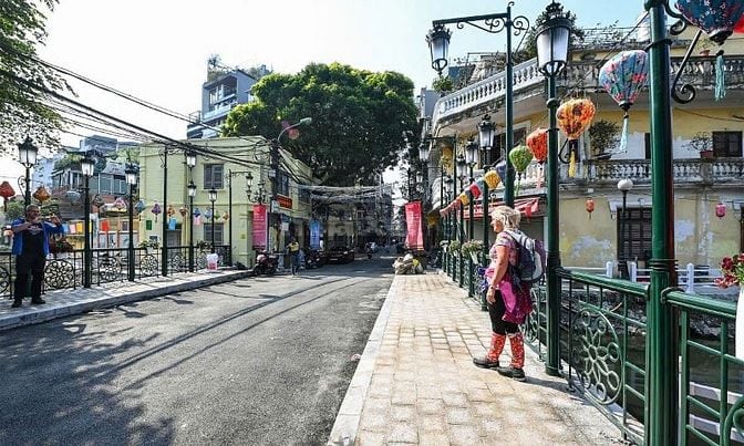 CẦN BÁN NHÀ MẶT PHỐ TRÚC BẠCH, VỊ TRÍ ĐỈNH CAO, 126 M2, 5 TẦNG, SĐCC