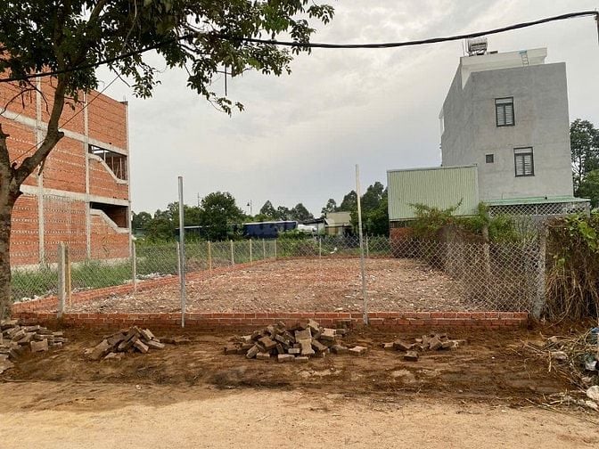 Cần bán 245m(10 x 24.5m) đối diện mặt sông SG, đường nhựa 16M