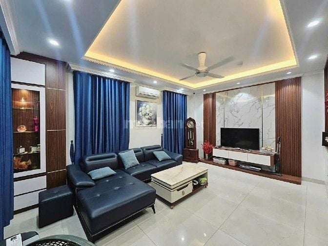 Bán gấp nhà đẹp Yên Hòa, 34m², 6 tầng, mt 5.5m, oto để trong nhà