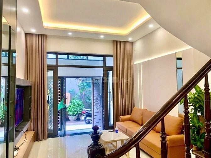 Nhà lô góc 50m2 Mỹ Đình, 8,6 tỷ - Thoáng mát, tràn ngập ánh sáng.