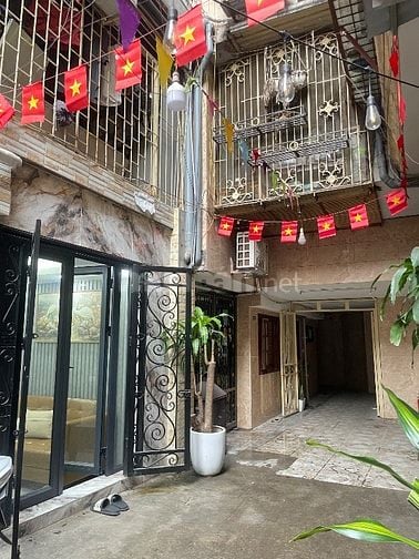 Bán căn hộ tập thể số 105 ngõ 86 Nhân Hoà Sổ 33,3m ; Sử dụng 78m ; Mặt