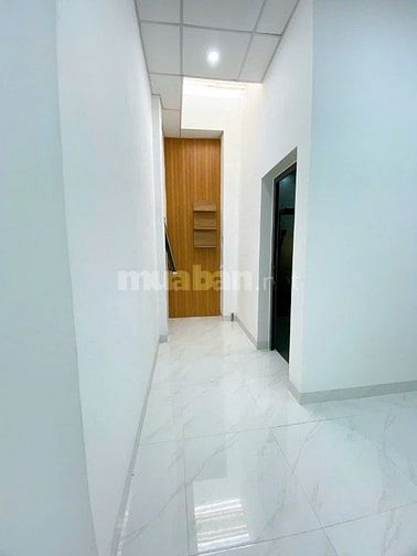 BÁN NHÀ GẤP 1 TRỆT 1 LỬNG GẦN CHỢ BÌNH ĐIỀN