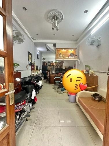 NGỘP BÁN GẤP,LÊ HỒNG PHONG QUẬN 10 DT 40M2 HẺM 3M ĐẸP, 3 TẦNG Ở NGAY