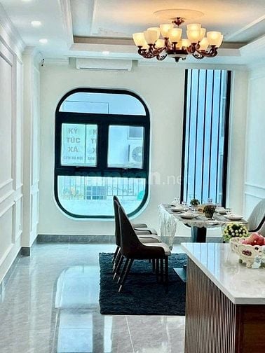 Nhà Đẹp Kinh Doanh VP Nguyễn Văn Huyên 45m, 7 tầng, mt 4m, giá 19.5 tỷ