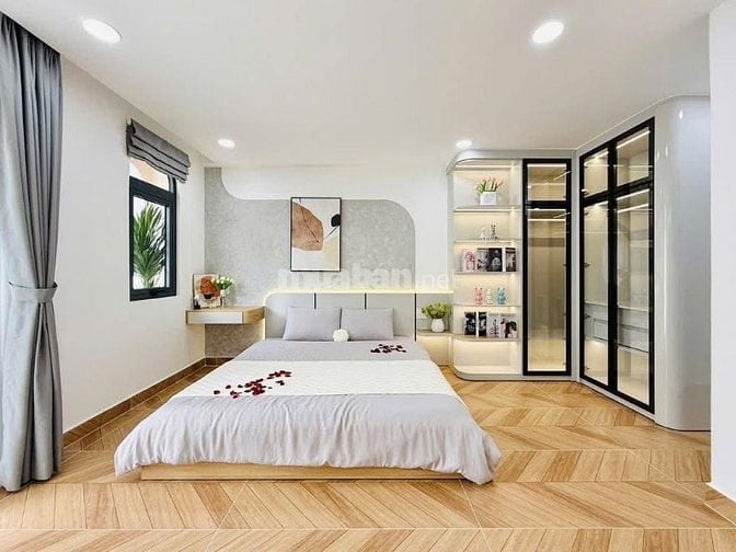 Bán nhà kế công viên Hoàng Văn Thụ - 45m2 giá chỉ 1ty750