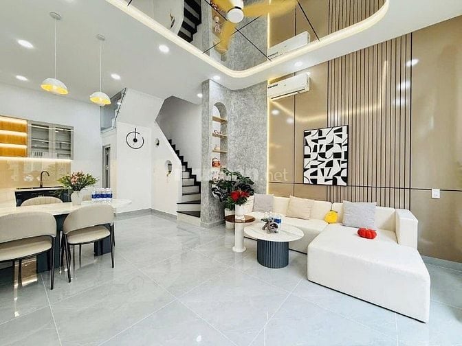 Bán nhà kế công viên Hoàng Văn Thụ - 45m2 giá chỉ 1ty750