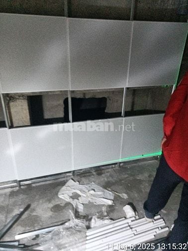 Việc cơ khí, phụ cơ khí , nhanh nhẹn , hoạt bát .