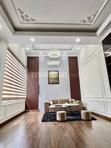 Nhà Đẹp Kinh Doanh VP Nguyễn Văn Huyên 45m, 7 tầng, mt 4m, giá 19.5 tỷ