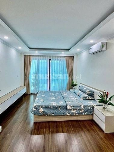 Nhà Đẹp Kinh Doanh VP Nguyễn Văn Huyên 45m, 7 tầng, mt 4m, giá 19.5 tỷ