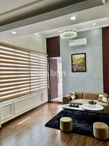 Nhà Đẹp Kinh Doanh VP Nguyễn Văn Huyên 45m, 7 tầng, mt 4m, giá 19.5 tỷ