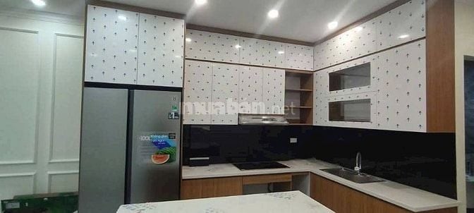 Nhà Đẹp Kinh Doanh VP Nguyễn Văn Huyên 45m, 7 tầng, mt 4m, giá 19.5 tỷ