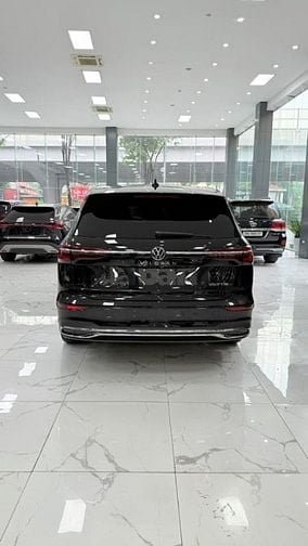 Bán Volkswagen Viloran Luxury sản xuất 2024, lăn bánh 1 vạn Km.