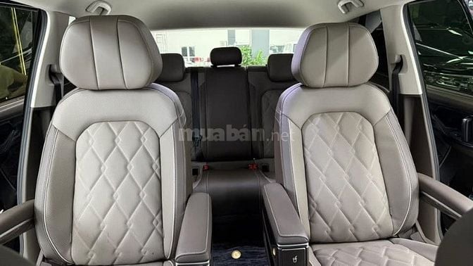 Bán Volkswagen Viloran Luxury sản xuất 2024, lăn bánh 1 vạn Km.