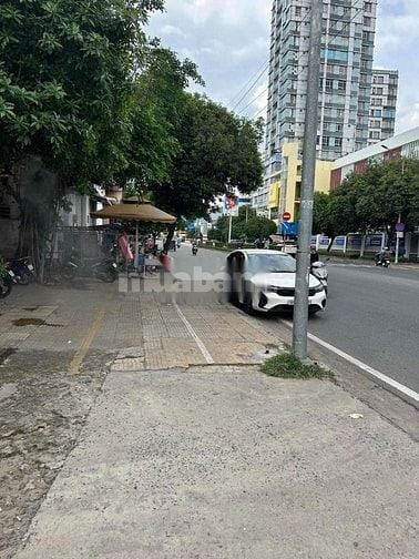 Cho thuê nhà mặt tiền Lạc Long Quân, P.5, Q.11 giá 35tr