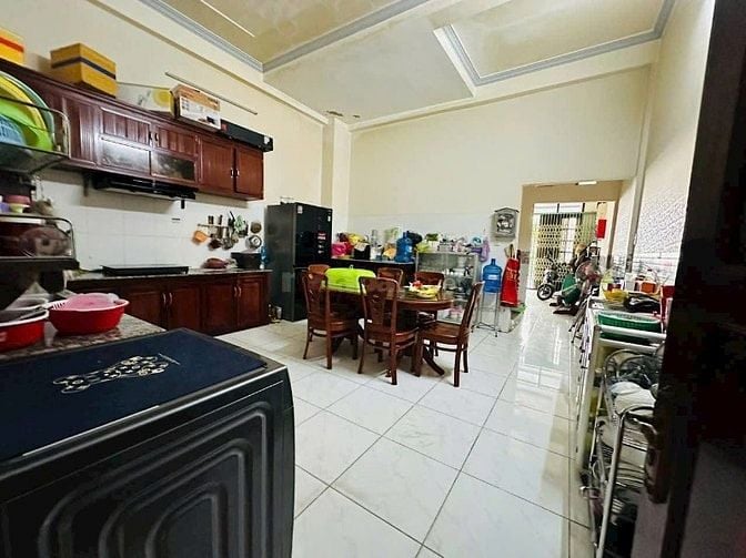 Cần bán gấp nhà trệt 2 lầu Hồ Ngọc Lãm, Q8