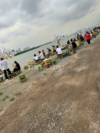 Tôi muốn bán lô đất 500m2. Giáp bờ kè bờ sông Hồng