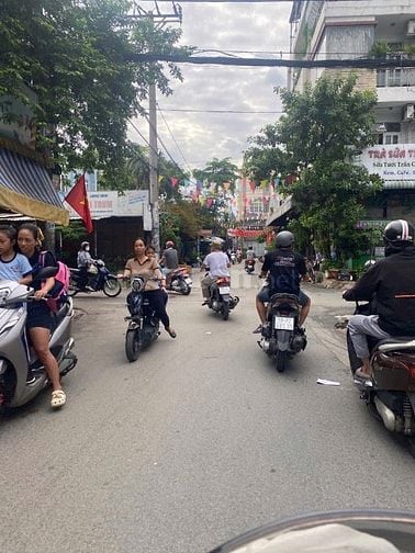 Bán nhà MT đường số 4 Q.BT giá, 3,7 tỷ 