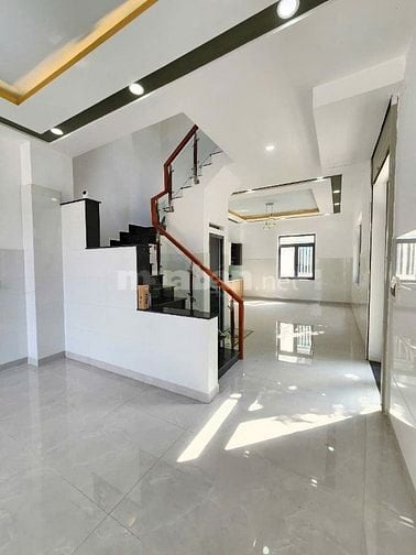 Bán nhà căn góc 2MT Khu nhà ở thương mại Hoàng Nam 5, Tân Bình, Dĩ An