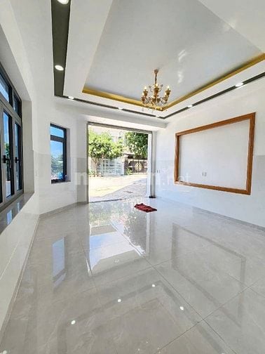 Bán nhà căn góc 2MT Khu nhà ở thương mại Hoàng Nam 5, Tân Bình, Dĩ An