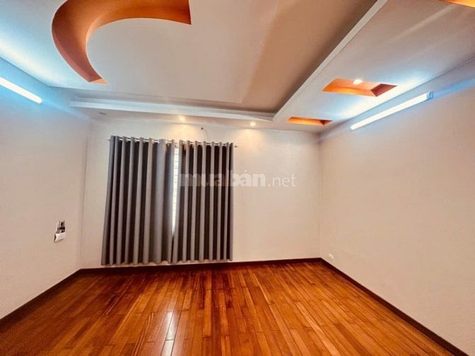 Cần bán nhà 7 tầng có thang máy 