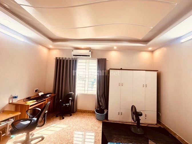 Cần bán nhà 7 tầng có thang máy 