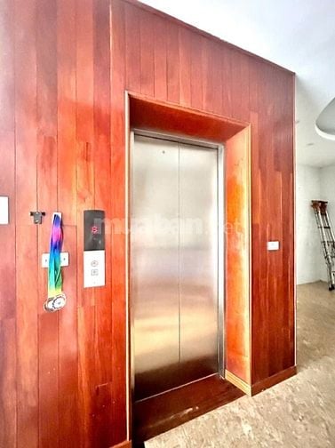 Cần bán nhà 7 tầng có thang máy 
