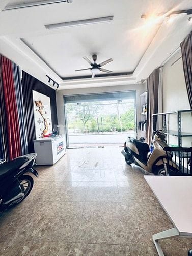 Cần bán nhà 7 tầng có thang máy 