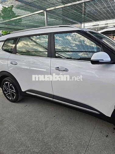 Kia Carens 2023 dkld 1/2024 1.5G Luxury - 6676 km