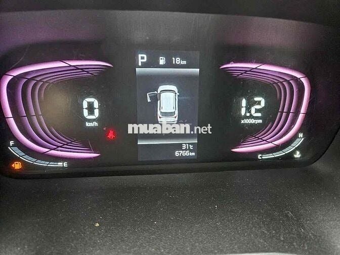 Kia Carens 2023 dkld 1/2024 1.5G Luxury - 6676 km