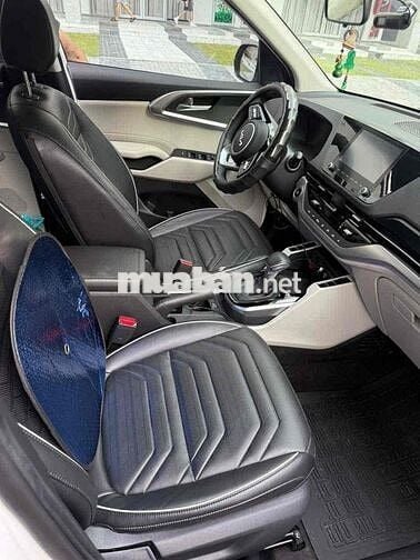 Kia Carens 2023 dkld 1/2024 1.5G Luxury - 6676 km