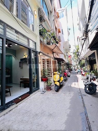 Bán nhà hẻm đường Nguyễn Thiện Thuật, Phường 2, Quận 3