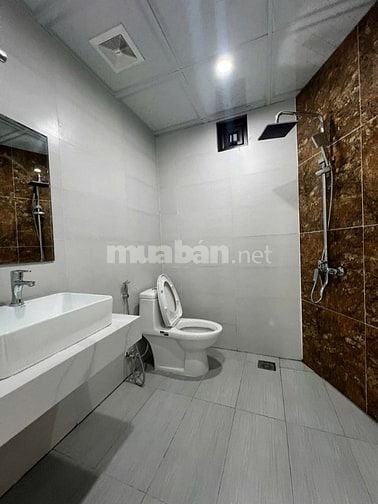 Nhà 2 thoáng, giảm chào 600tr, 45m2*5 tầng, 6 ngủ, ô tô chỉ 8,2 tỷ