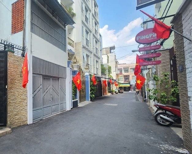 CÓ NHŨNG CĂN NHÀ Ở PN NÓI THẬT HẺM BÊ TÝ NHÀ THÌ TÓP HẬU BÁN 6-7 tỷ kh