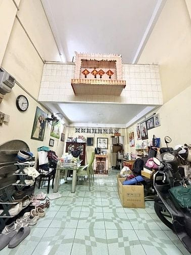 NGỘP GẤP BÁN, HUỲNH MẪN ĐẠT QUẬN 5 40M2 4 TẦNG, CÁCH MT 1 CĂN.