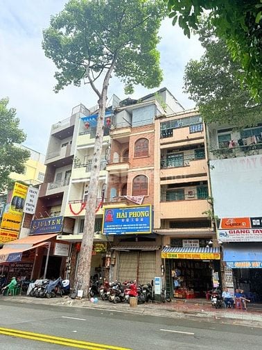 Bán nhà mặt tiền Nguyễn Chí Thanh. P15. Quận 5, DT: 4,2m x 16m, 26 tỷ