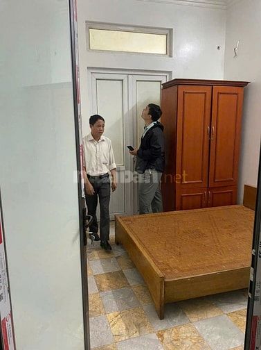 Chính chủ Cho thuê nhà trong ngõ 33 Cát Linh, Đống Đa, 3 tầng 1 tum