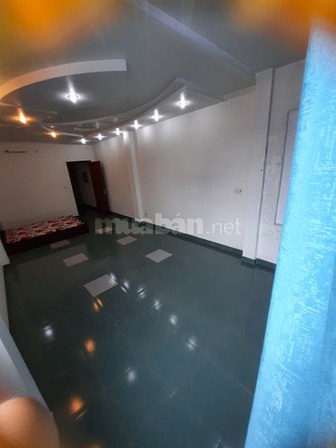 Tầng 3 va 4 nhà mặt tiền cho thuê văn phòng