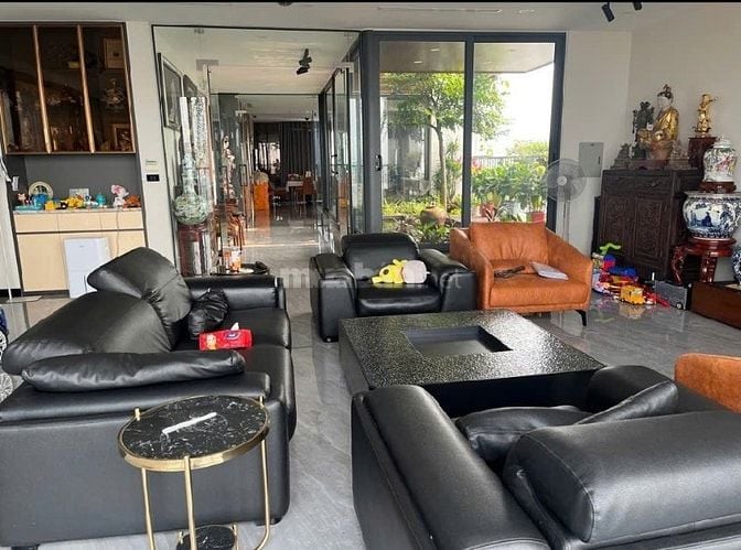 BÁN TOÀ VĂN PHÒNG NGUYỄN HOÀNG TÔN, 170M2 × 10 TẦNG, MT 8M, 92 TỶ 