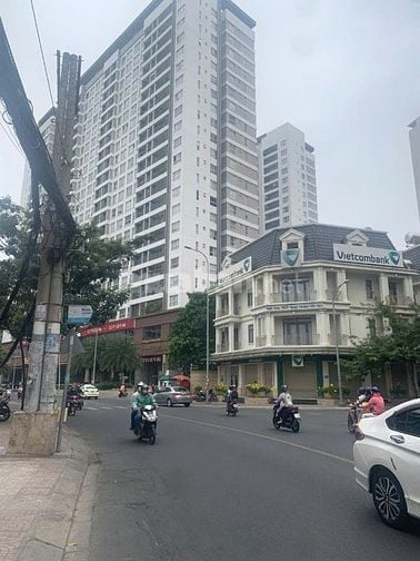 Cho thuê nhà mặt tiền Phổ Quang khu Golden Mansion
