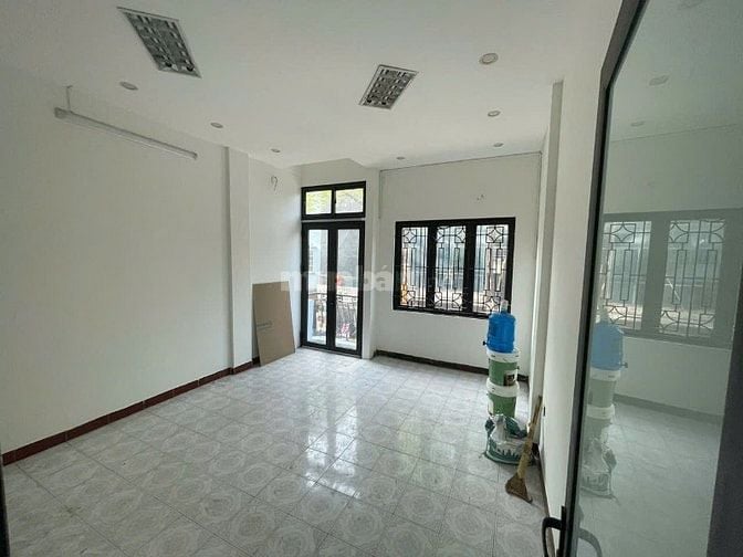Cho thuê nhà 2 mặt phố, mặt trước 123R Thuỵ Khuê, mặt sau phố Đồng Cổ