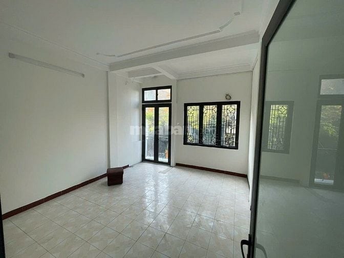 Cho thuê nhà 2 mặt phố, mặt trước 123R Thuỵ Khuê, mặt sau phố Đồng Cổ
