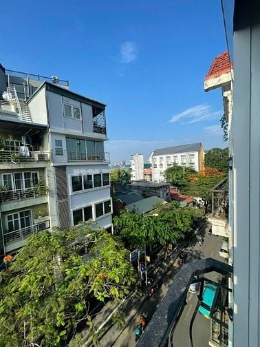 Cho thuê nhà 2 mặt phố, mặt trước 123R Thuỵ Khuê, mặt sau phố Đồng Cổ