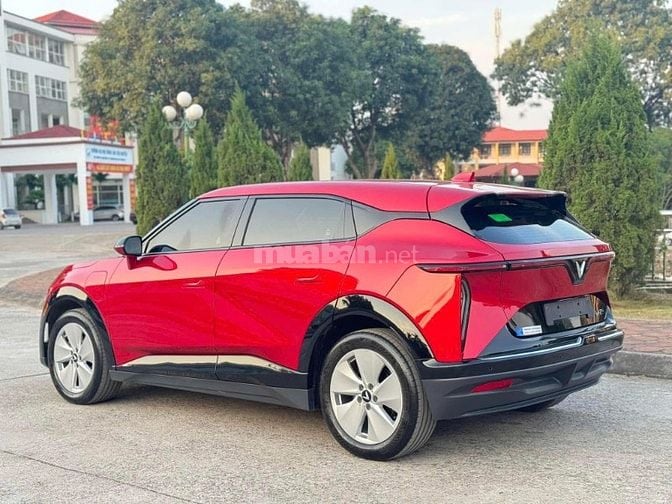 Mua Ngay VinFast VF7 Giá Cực Tốt