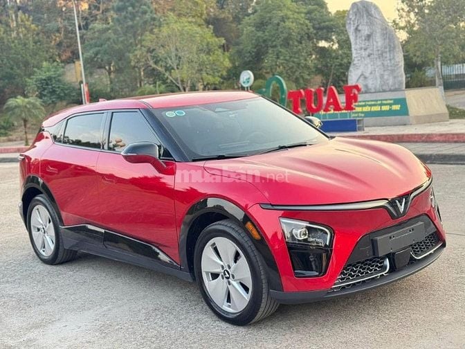 Mua Ngay VinFast VF7 Giá Cực Tốt